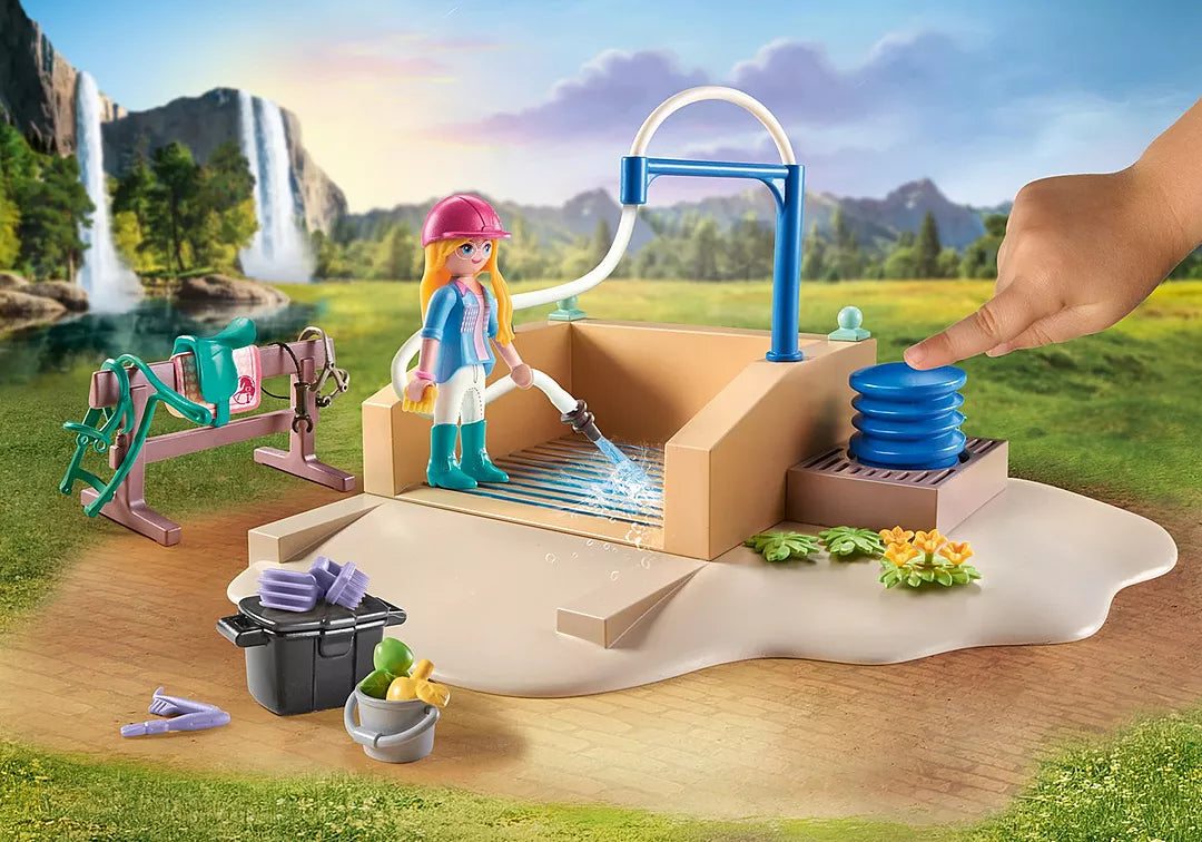 Horses of Waterfall | Washing Station & Isabella & Lioness with figure washing Lioness at Waterfall Ranch playset.