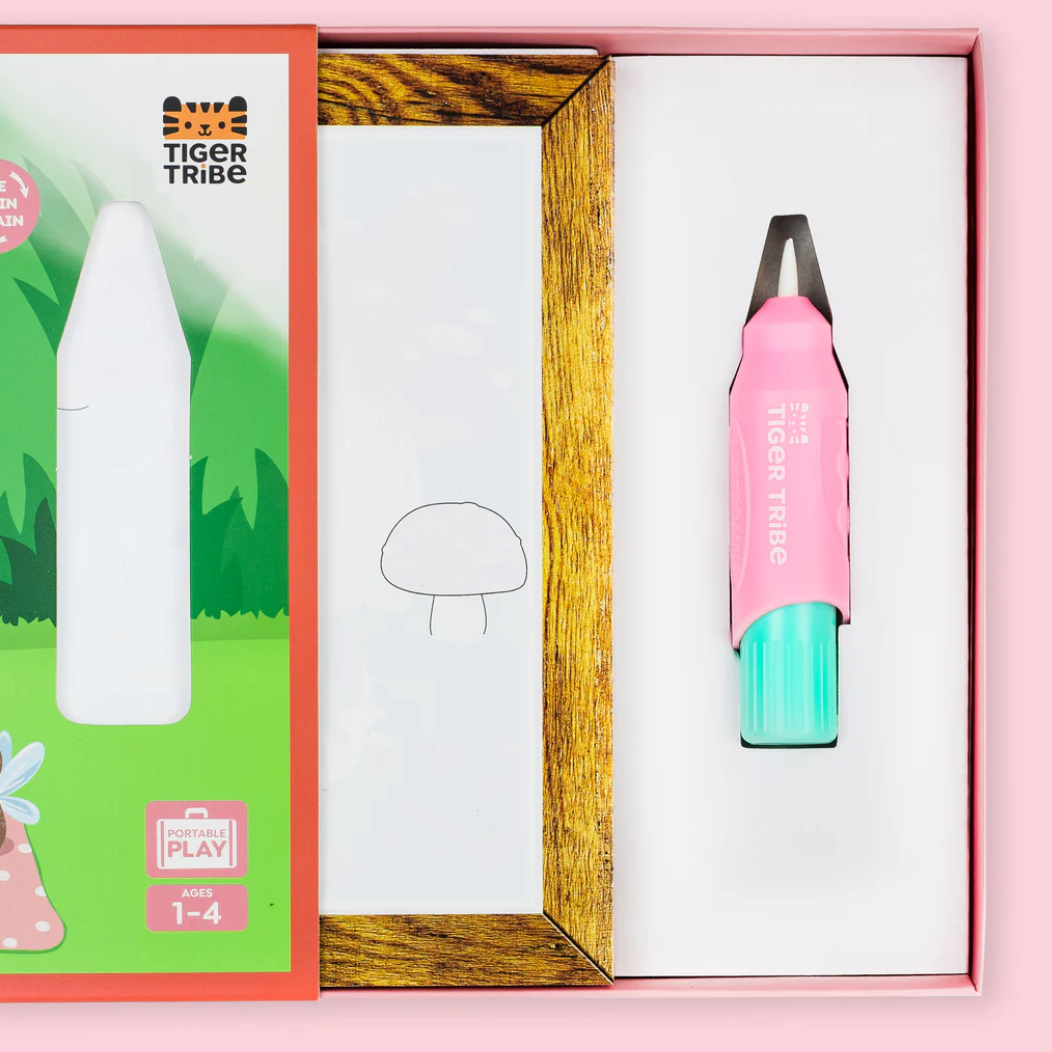 Magic Painting World | Fairy Friends mess-free painting set with refillable water brush and reusable magic painting cards.