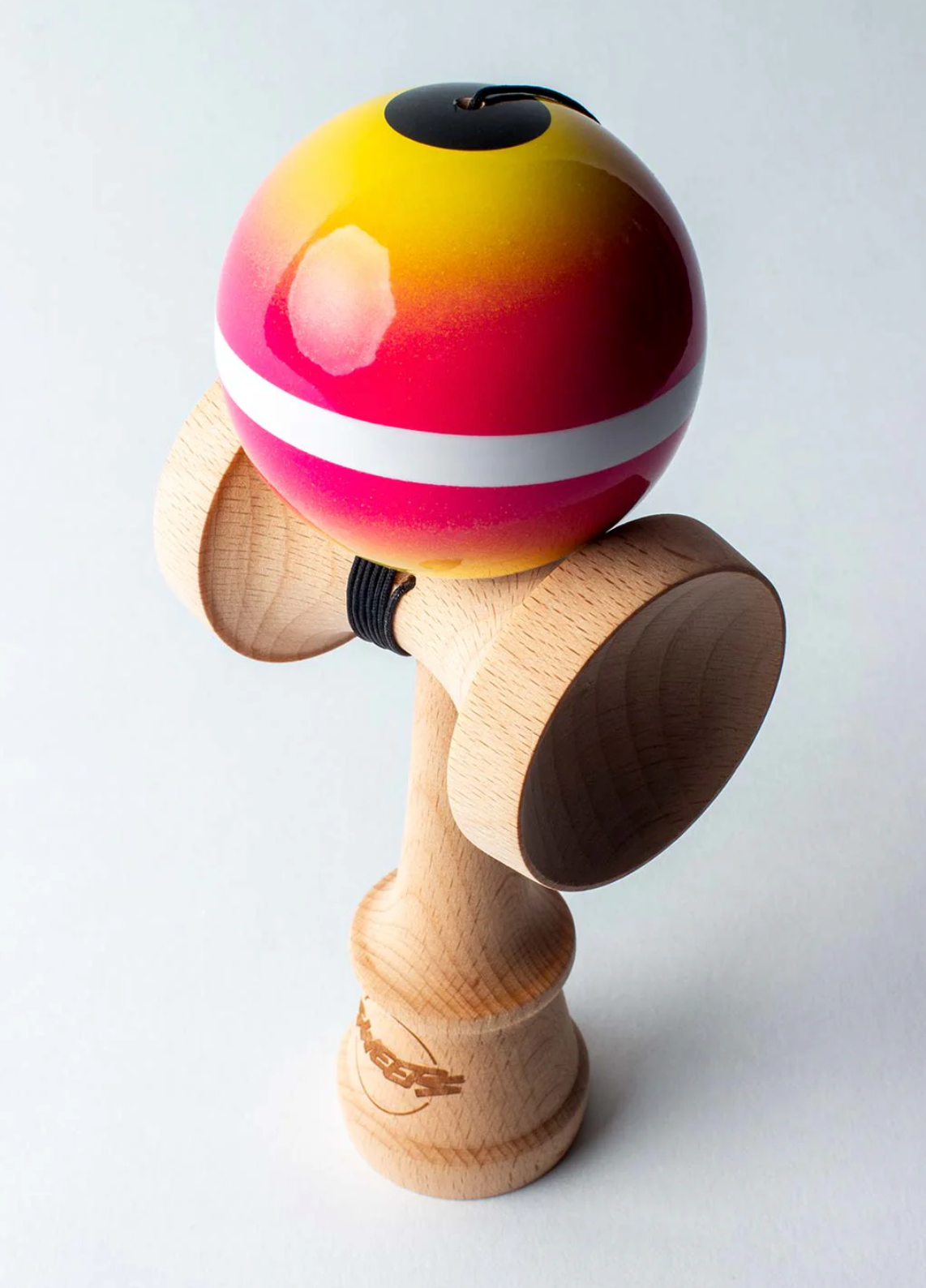 Kendama Horizon Fade | Pink/Yellow with a two-color fade tama and natural wood ken designed for all skill levels.