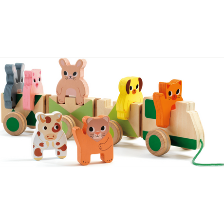 Trainimo Farm wooden pull-along train with colorful farm animal figures for early motor skills and imaginative play.