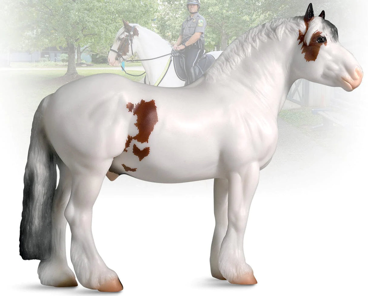 Hytyme Legend Kentucky Horse Park Police Horse model with white coat and distinctive medicine hat markings.