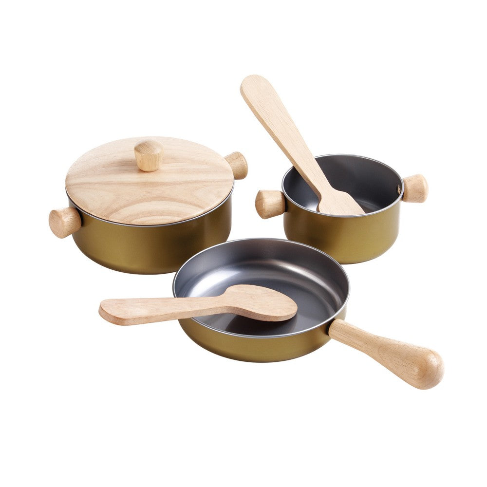 Cooking Utensils Set with frying pan, pot with lid, saucepan, wooden spatula and turner for children 2 years and up.