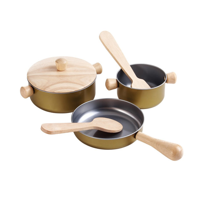 Cooking Utensils Set with frying pan, pot with lid, saucepan, wooden spatula and turner for children 2 years and up.