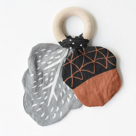 Organic Crinkle Teether | Acorn with eco certified maple ring and soft organic cotton crinkle for baby’s sensory play and teething.