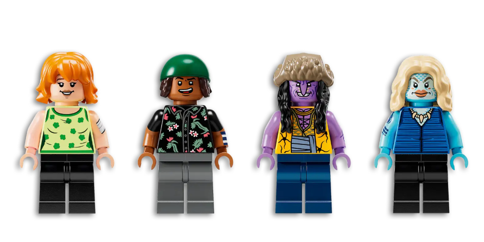 LEGO minifigures of Nami, Usopp, Arlong, and Chu from ONE PIECE Battle at Arlong Park set displayed side by side.