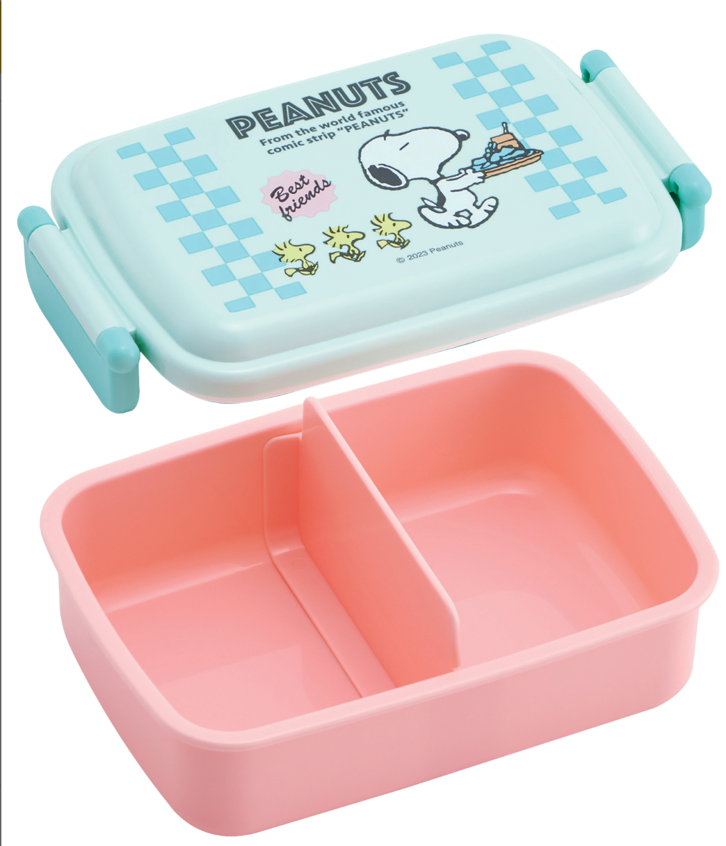 Retro Peanuts bento box with two compartments, secure blue lid featuring Snoopy and Woodstock design